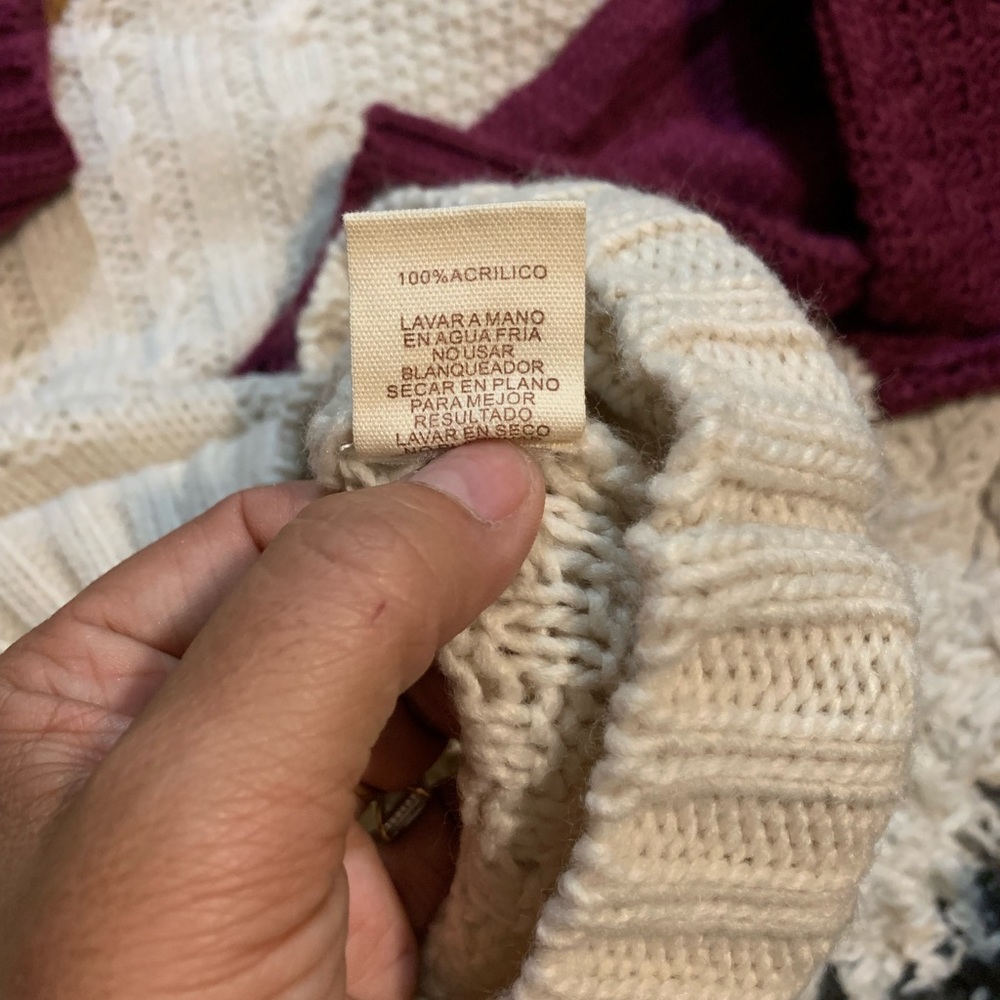 NWOT ROOLEE SWEATER - Picture 3 of 5